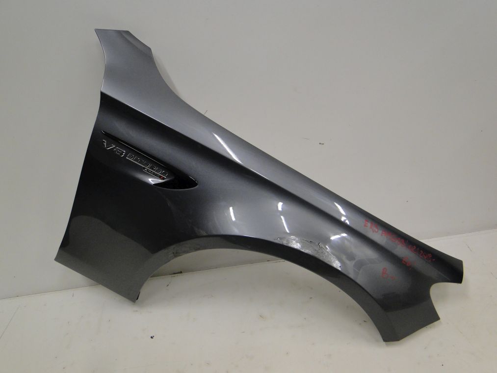 MERCEDES E KLASA W213 63 AMG BŁOTNIK PRAWY PRZEDNI - obrazek 2