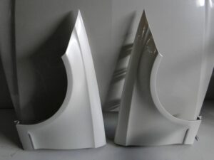 MERCEDES CLS W218 BŁOTNIK PRZEDNI PRAWY LEWY