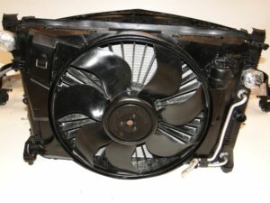 MERCEDES CLS W218 WIATRAK WENTYLATOR BENZYNA