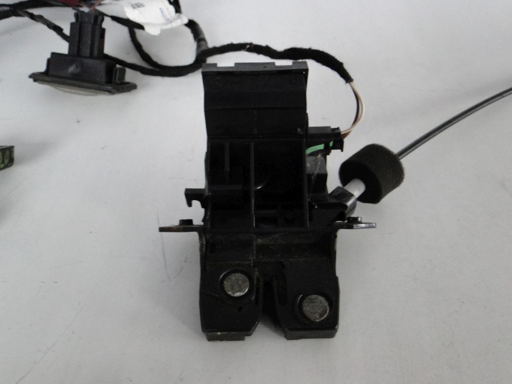 MERCEDES CLK W209 ZAMEK KLAPY W KLAPĘ TYLNĄ - obrazek 2