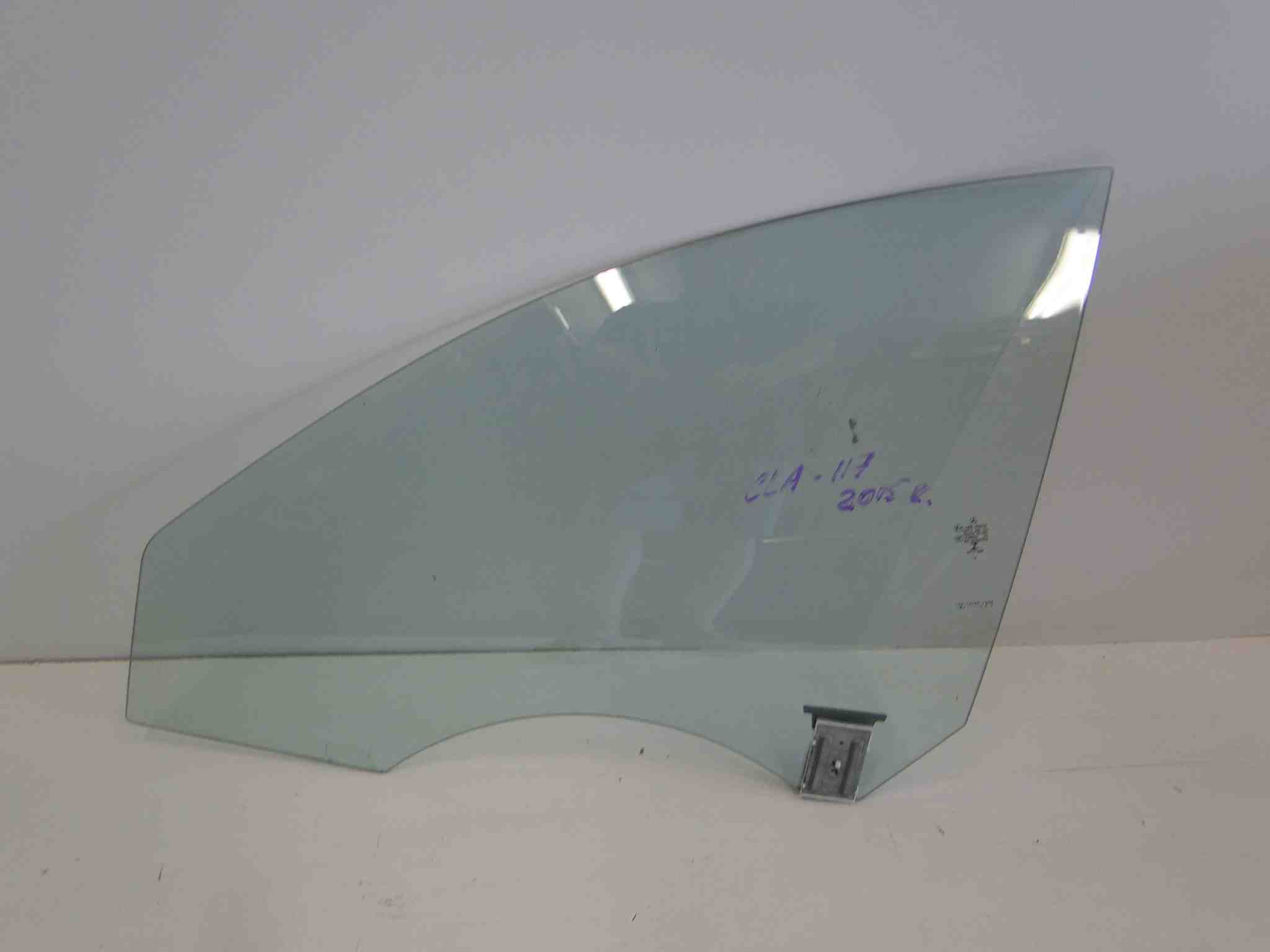 MERCEDES CLA 117 SZYBA BOCZNA PRZEDNIA LEWA 2015