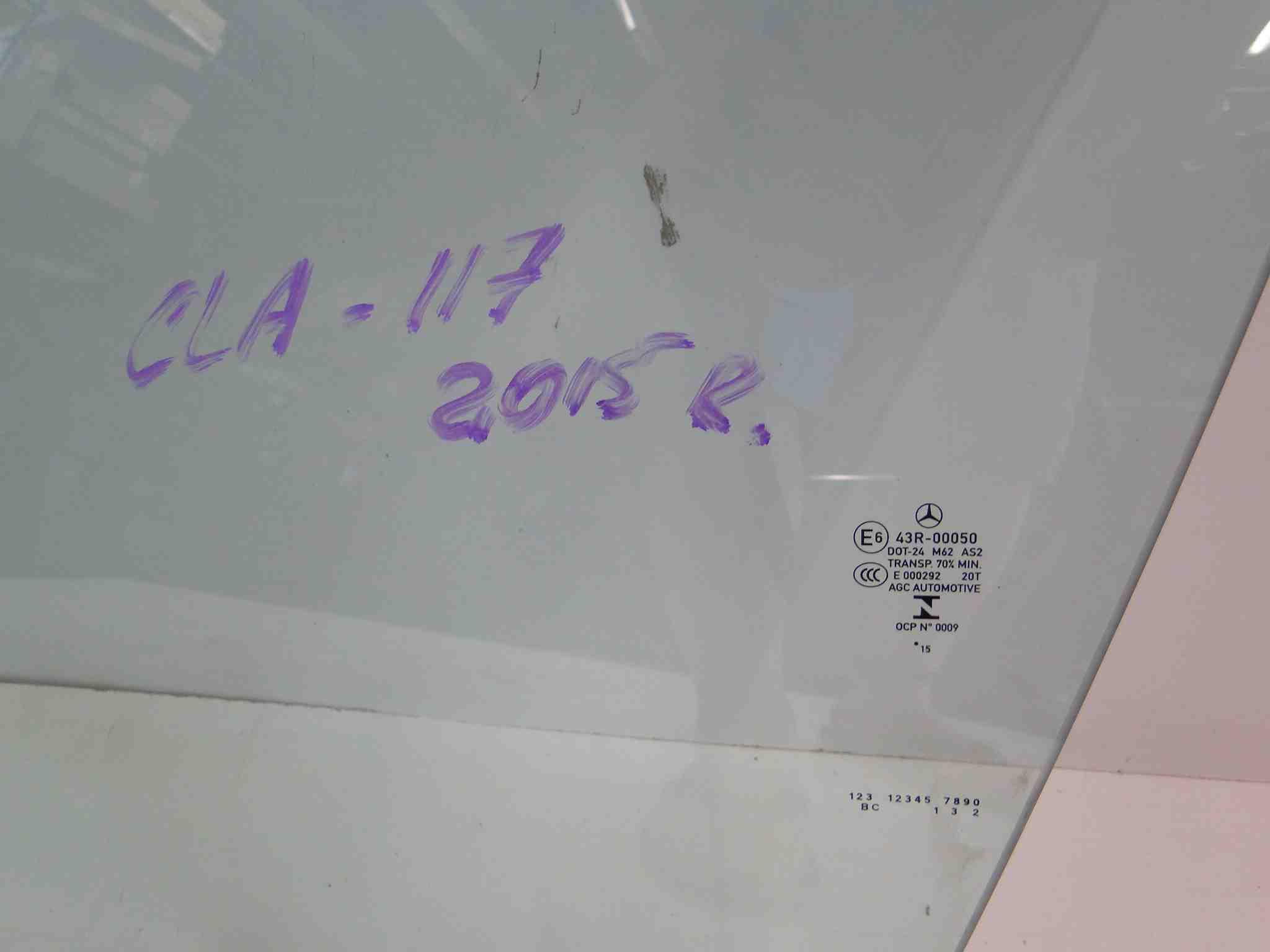 MERCEDES CLA 117 SZYBA BOCZNA PRZEDNIA LEWA 2015 - obrazek 3