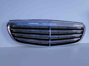 MERCEDES E KLASA W213 GRILL ATRAPA AMG