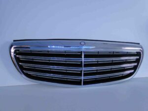 MERCEDES E KLASA W213 GRILL ATRAPA AMG