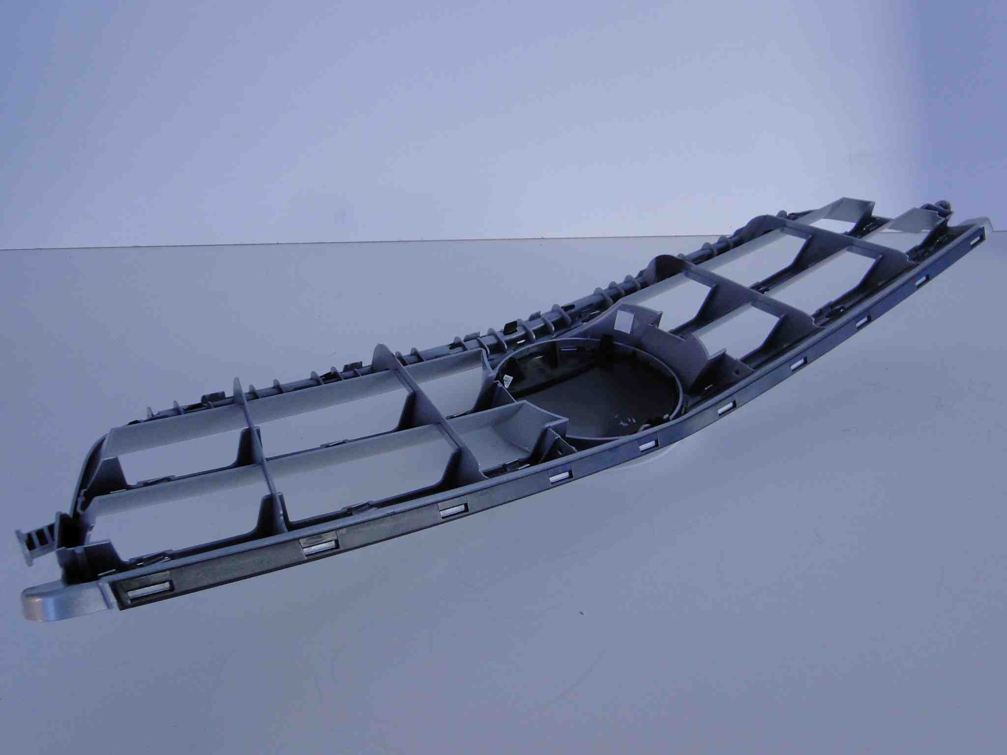 MERCEDES C KLASA W204 LIFT GRILL NA RADAR DISTRONIK - obrazek 10