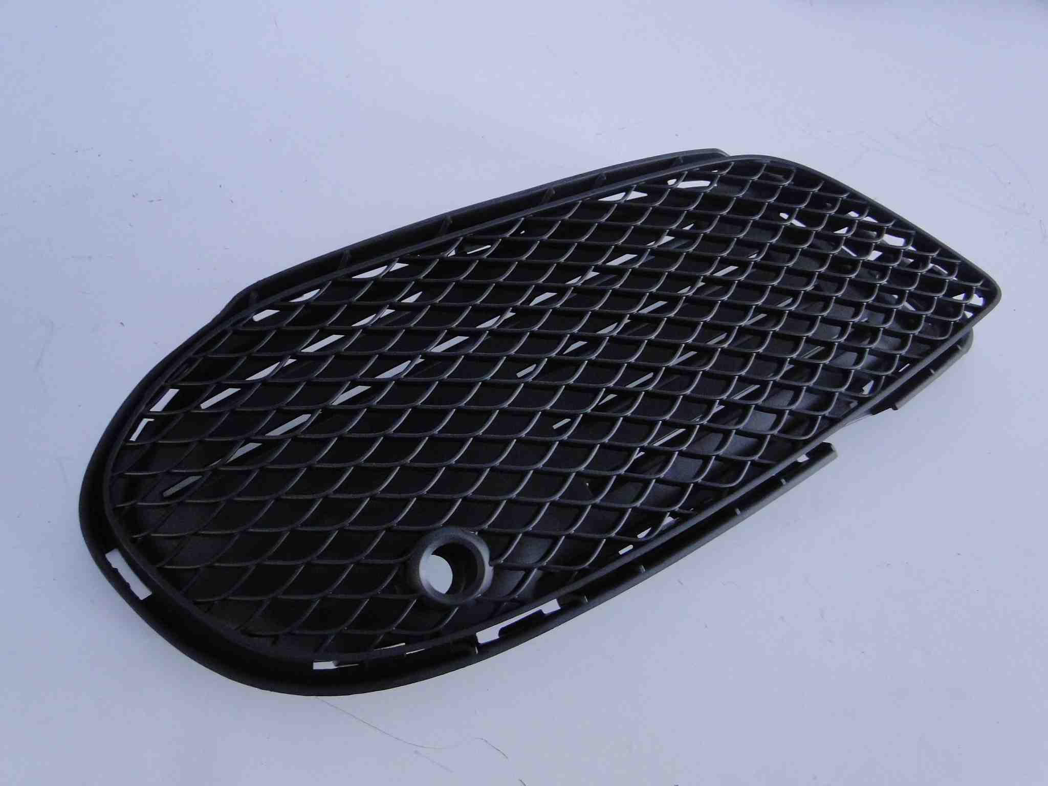 MERCEDES C KLASA W205 AMG KRATKA LEWA PRAWA PTS - obrazek 3