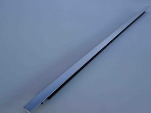 MERCEDES C KLASA W205 LISTWA PRZY SZYBIE NA DRZWI LEWE PRZEDNIE