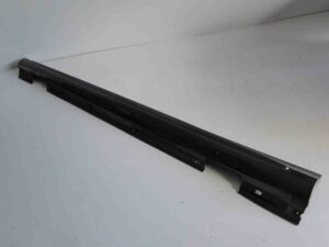 MERCEDES A KLASA 176 LISTWA PROGOWA PRAWA LEWA AMG