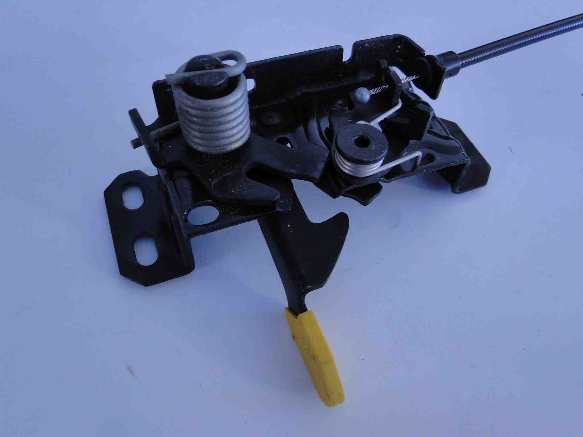 MERCEDES ZAMEK MASKI W PAS PRZEDNI A2198800160 - obrazek 4