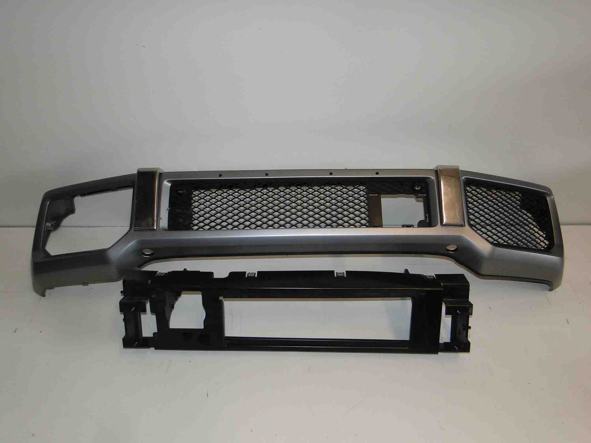 MERCEDES G KLASA W463 LIFT AMG KRATKA LEWA ZDERZAKA