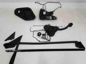 MERCEDES C KLASA 205 COUPE LISTWA SZYNA ZEWNĘTRZNA DRZWI LEWYCH PRZEDNICH