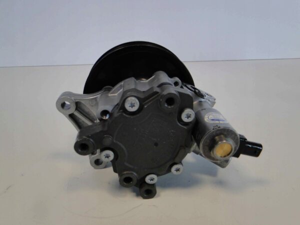 MERCEDES E 207 C 204 POMPA WSPOMAGANIA A0054668201