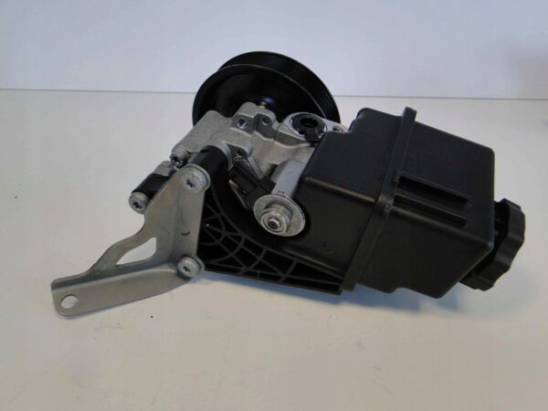 MERCEDES E KLASA 207 W 204 POMPA WSPOMAGANIA A0064662601