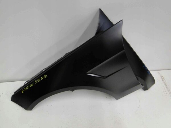 MERCEDES E KLASA W212 BŁOTNIK PRZEDNI LEWY 63 AMG