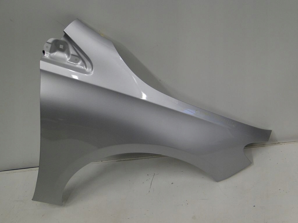 MERCEDES B KLASA W247 247 BŁOTNIK PRAWY PRZEDNI - obrazek 2