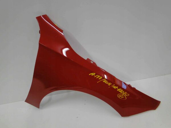 MERCEDES A KLASA W177 177 BŁOTNIK PRZEDNI PRAWY