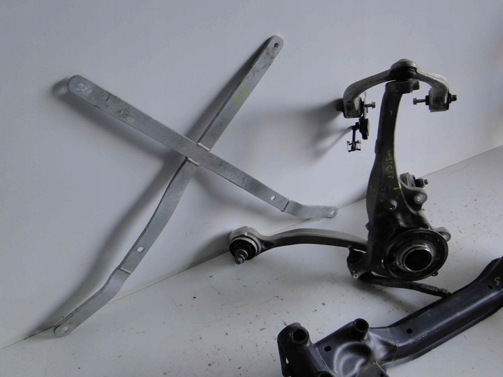 MERCEDES E KLASA 238 CABRIO PODPORA POD SILNIK - obrazek 3