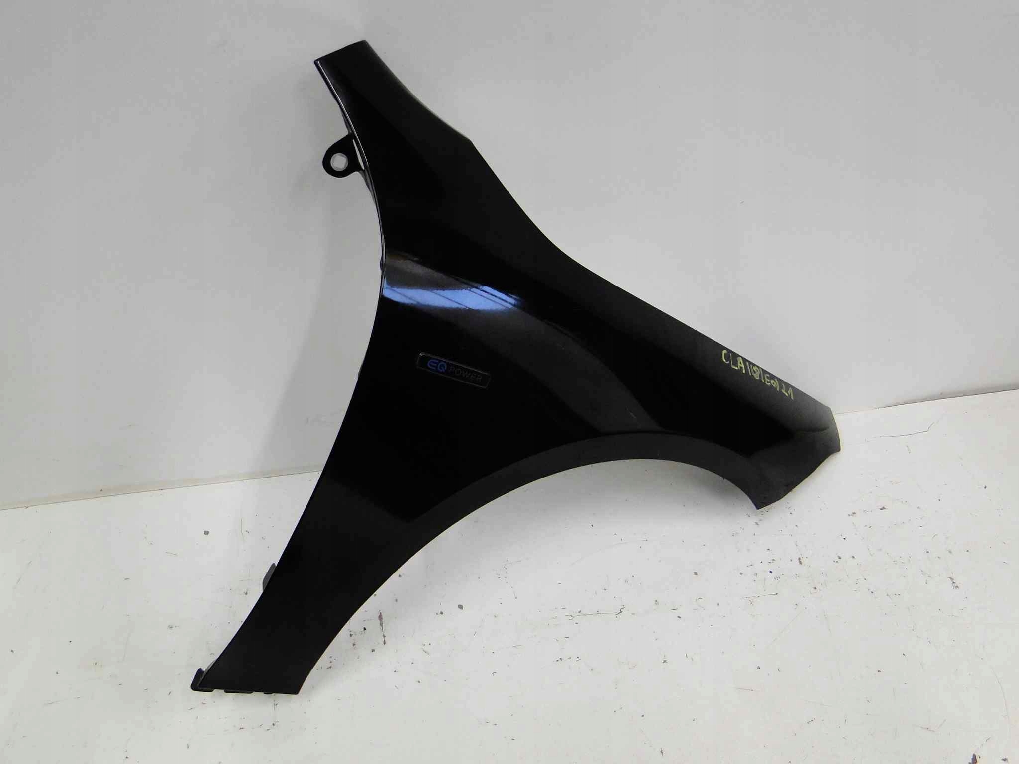 MERCEDES CLA 118 BŁOTNIK PRZEDNI PRAWY CZARNY - obrazek 3