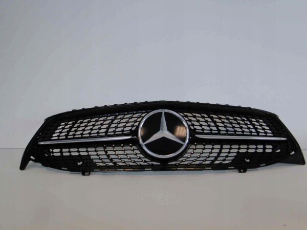 MERCEDES CLA 118 GRILL ATRAPA DIAMENT RADAR ORYGINAŁ BEZ KAMERY