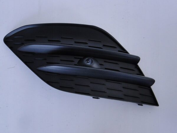 MERCEDES CLA 118 KRATKA ZDERZAKA AMG LEWA