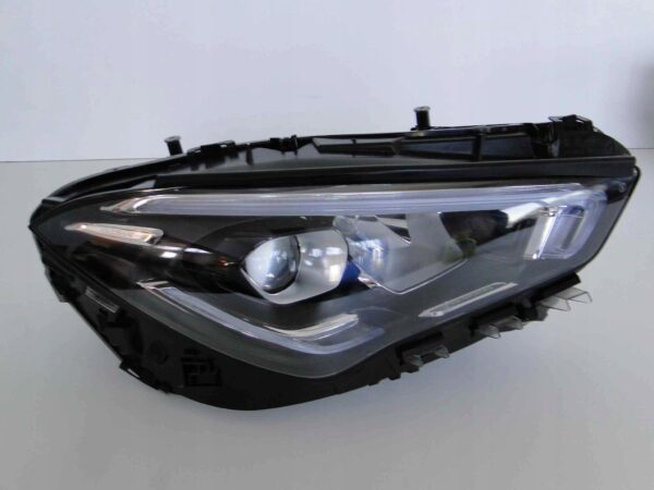 MERCEDES CLA 118 LAMPA PRAWA LED HIGH PERFORMANCE