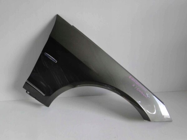 MERCEDES E KLASA 207 BŁOTNIK PRZEDNI PRAWY