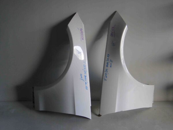 MERCEDES E KLASA 207 LIFT BŁOTNIK PRZEDNI PRAWY