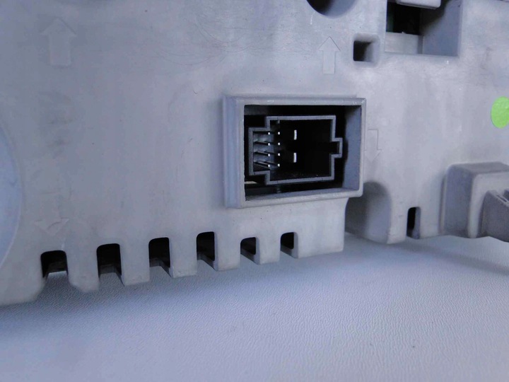 MERCEDES CLA 118 LICZNIKI WYŚWIETLACZ - obrazek 9