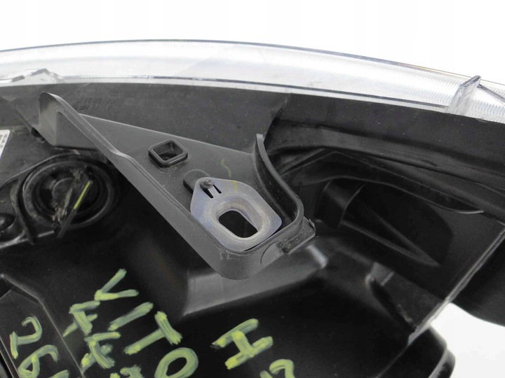 MERCEDES VITO V KLASA W447 W448 LAMPA PRAWA H7 - obrazek 4