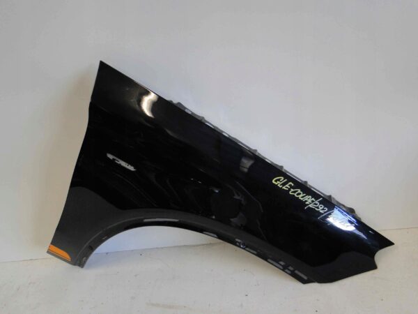 MERCEDES GLE 292 COUPE BŁOTNIK PRZEDNI PRAWY