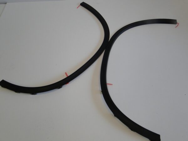 MERCEDES GLE 292 COUPE LISTWA POSZERZENIE BŁOTNIKA