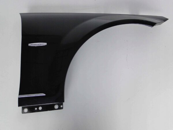 MERCEDES C KLASA W204 204 BŁOTNIK PRZEDNI PRAWY