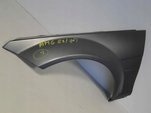 MERCEDES C W204 204 BŁOTNIK PRZEDNI LEWY 63 AMG