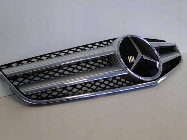 MERCEDES E 207 C/A W207 GRILL ATRAPA AMG DISTRONIC