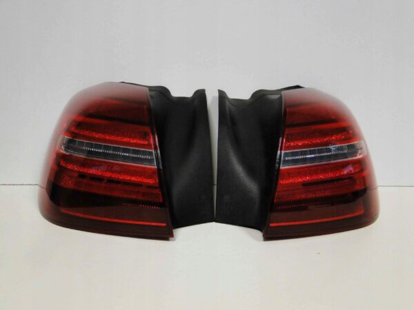 MERCEDES GLA X156 156 LIFT LAMPA TYLNA LEWA AMG