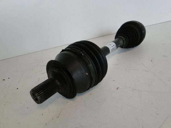 MERCEDES A KLASA 176 PÓŁOŚ PRZEDNIA PRAWA W176