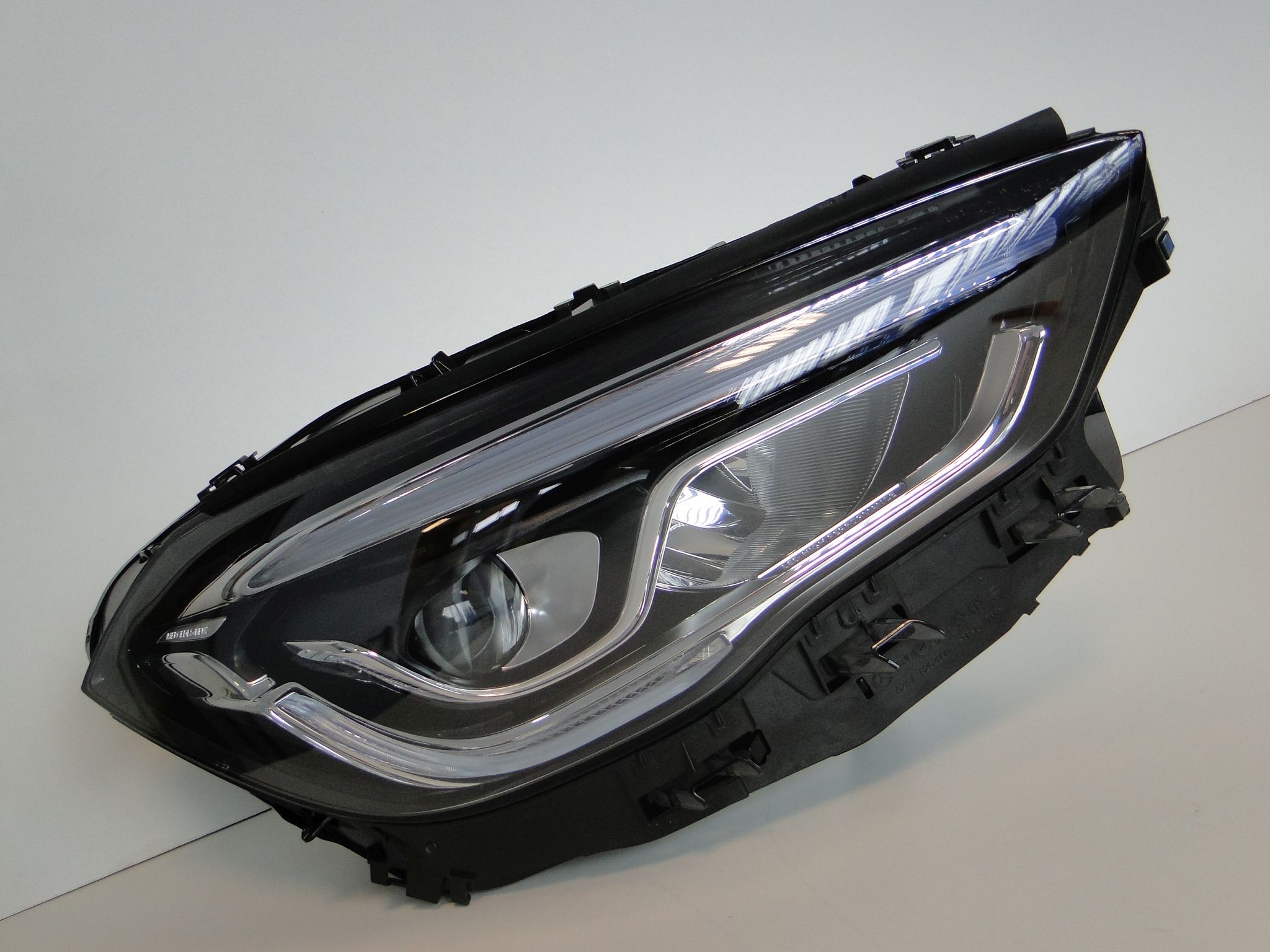 MERCEDES GLA 247 H247 LAMPA PRZEDNIA PRAWA LED - obrazek 2