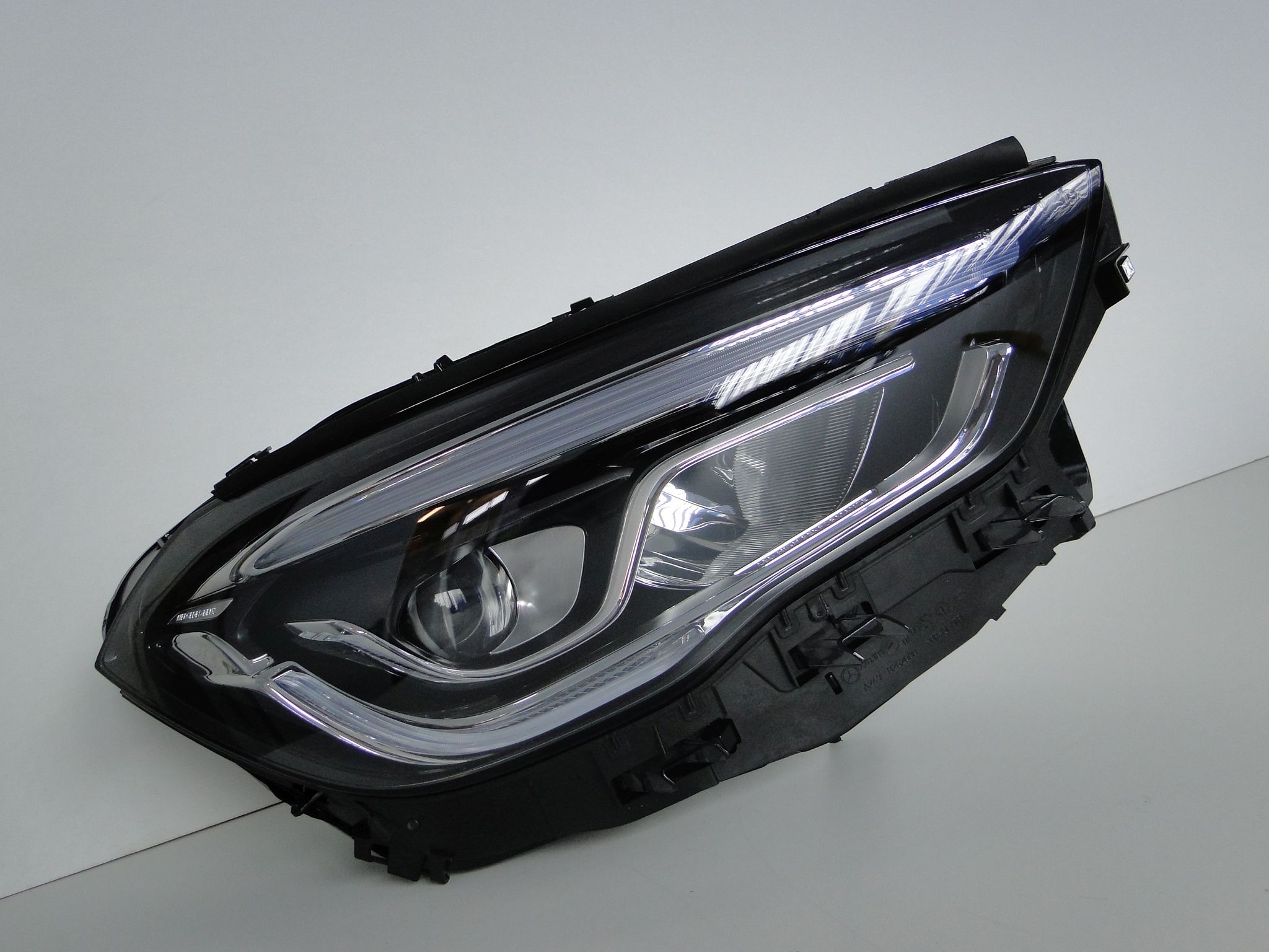 MERCEDES GLA 247 H247 LAMPA PRZEDNIA PRAWA LED - obrazek 4