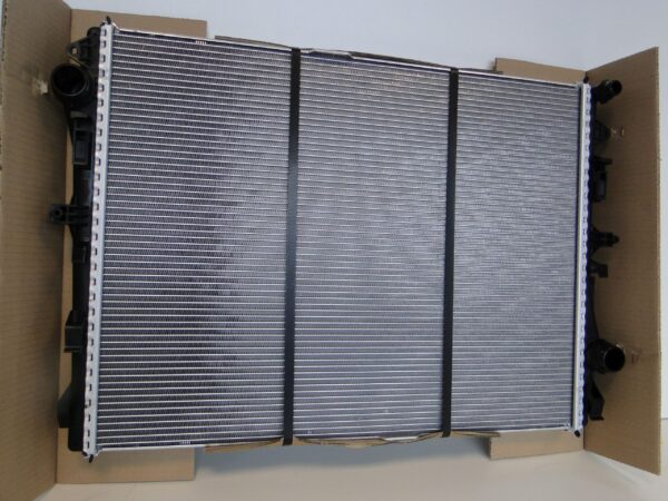 MERCEDES E KLASA 213 W213 CHŁODNICA WODY PŁYNU