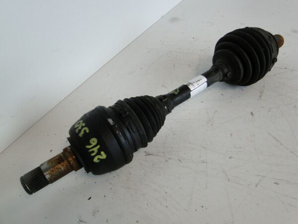 MERCEDES GLA 156 X156 PÓŁOŚ LEWA 4MATIC