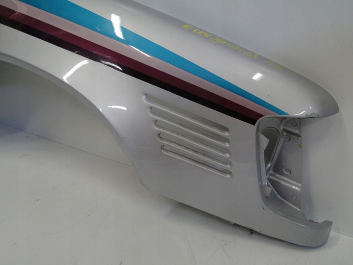 MERCEDES E W124 124 BŁOTNIK PRAWY KOLEKCJONER ORYGINAŁ - obrazek 6