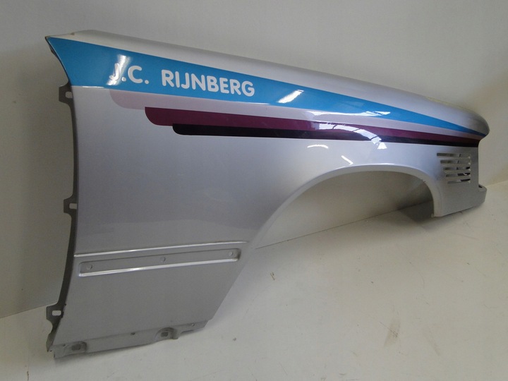 MERCEDES E W124 124 BŁOTNIK PRAWY KOLEKCJONER ORYGINAŁ - obrazek 5