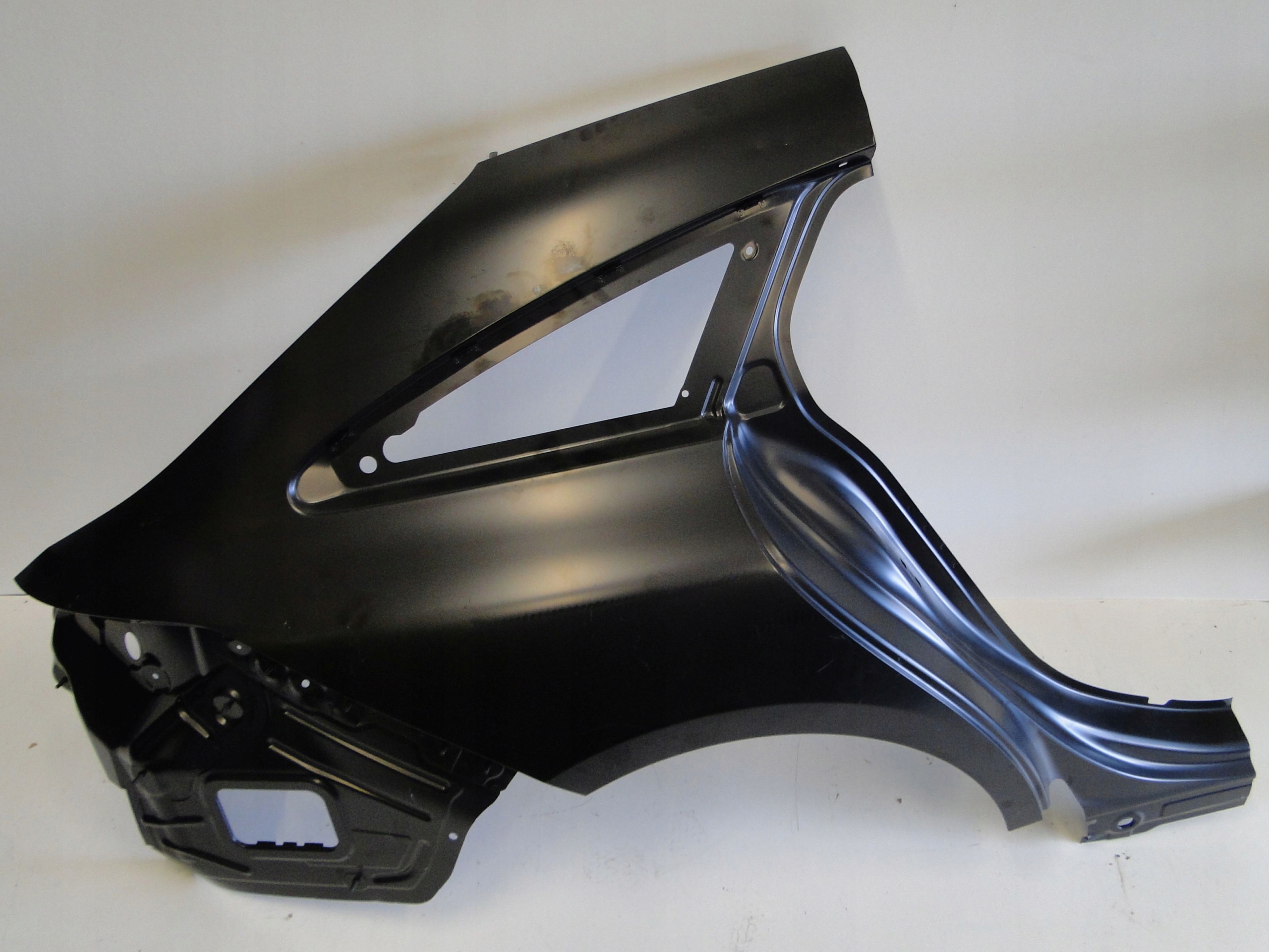 MERCEDES CLA 118 COUPE BŁOTNIK TYLNY PRAWY W118 - obrazek 14