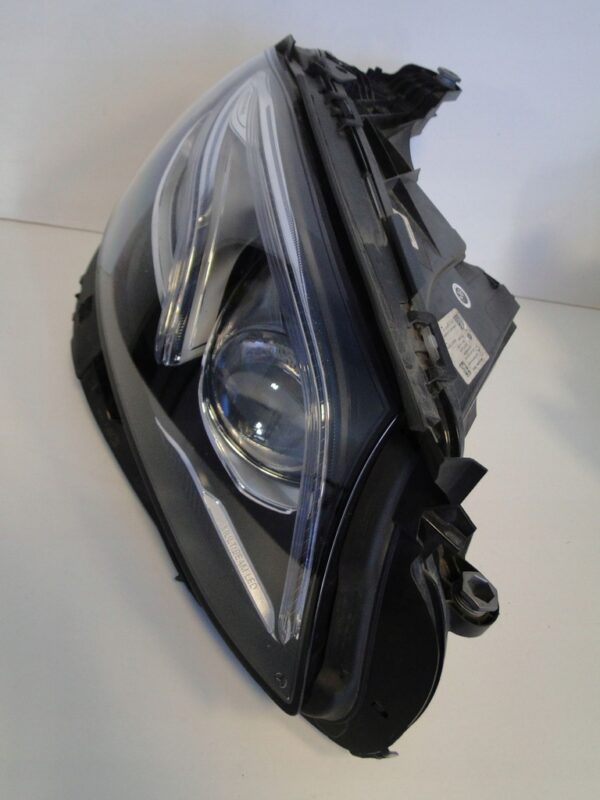 MERCEDES E KLASA 238 C238 MULTIBEAM LED PRAWA NIEBIESKA