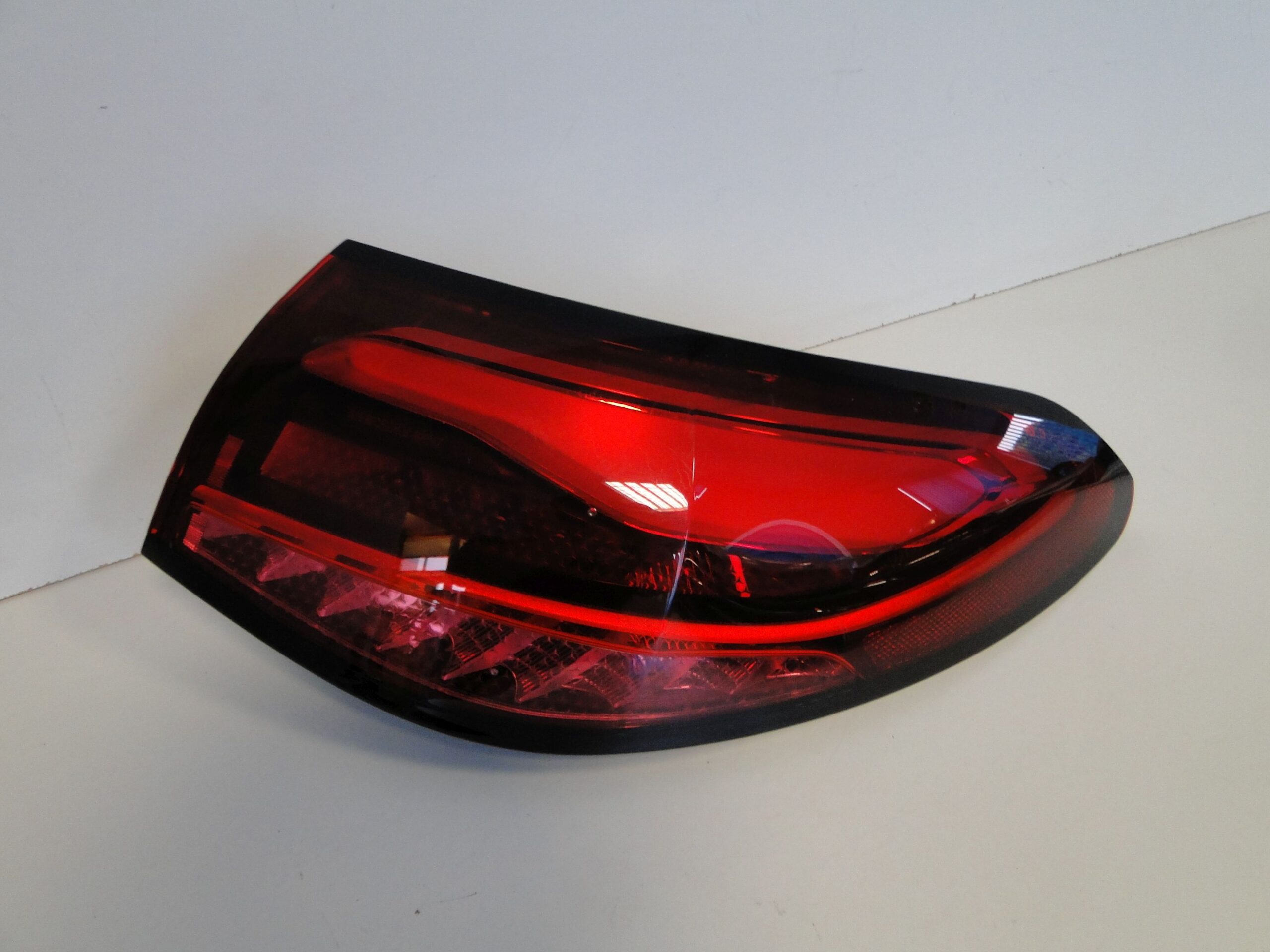 MERCEDES GLC 254 X254 LAMPA TYLNA PRAWA - obrazek 8