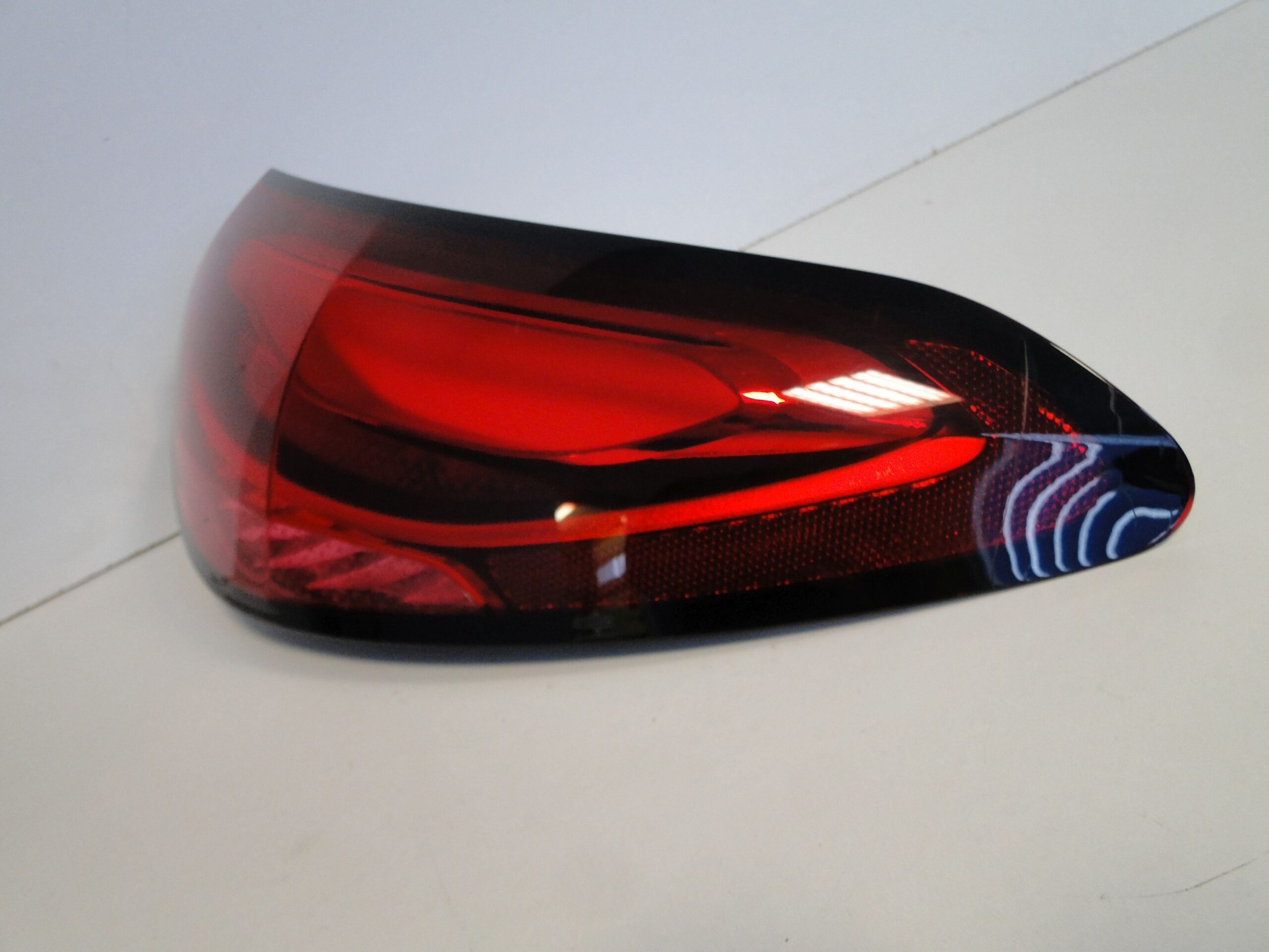 MERCEDES GLC 254 X254 LAMPA TYLNA PRAWA - obrazek 2