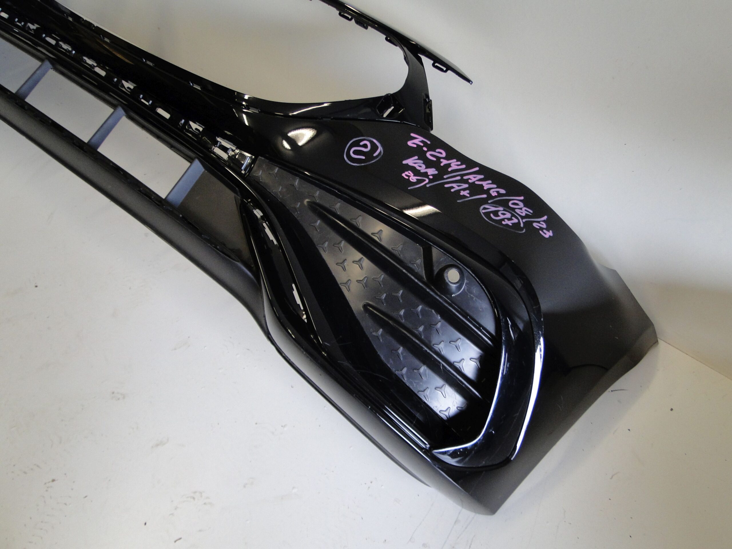 MERCEDES E 214 W214 AMG ZDERZAK PRZEDNI 197 - obrazek 9