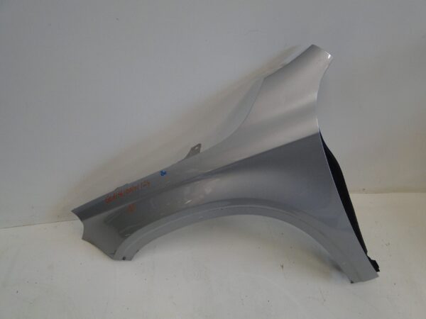 MERCEDES GLA X156 156 BŁOTNIK PRZEDNI LEWY