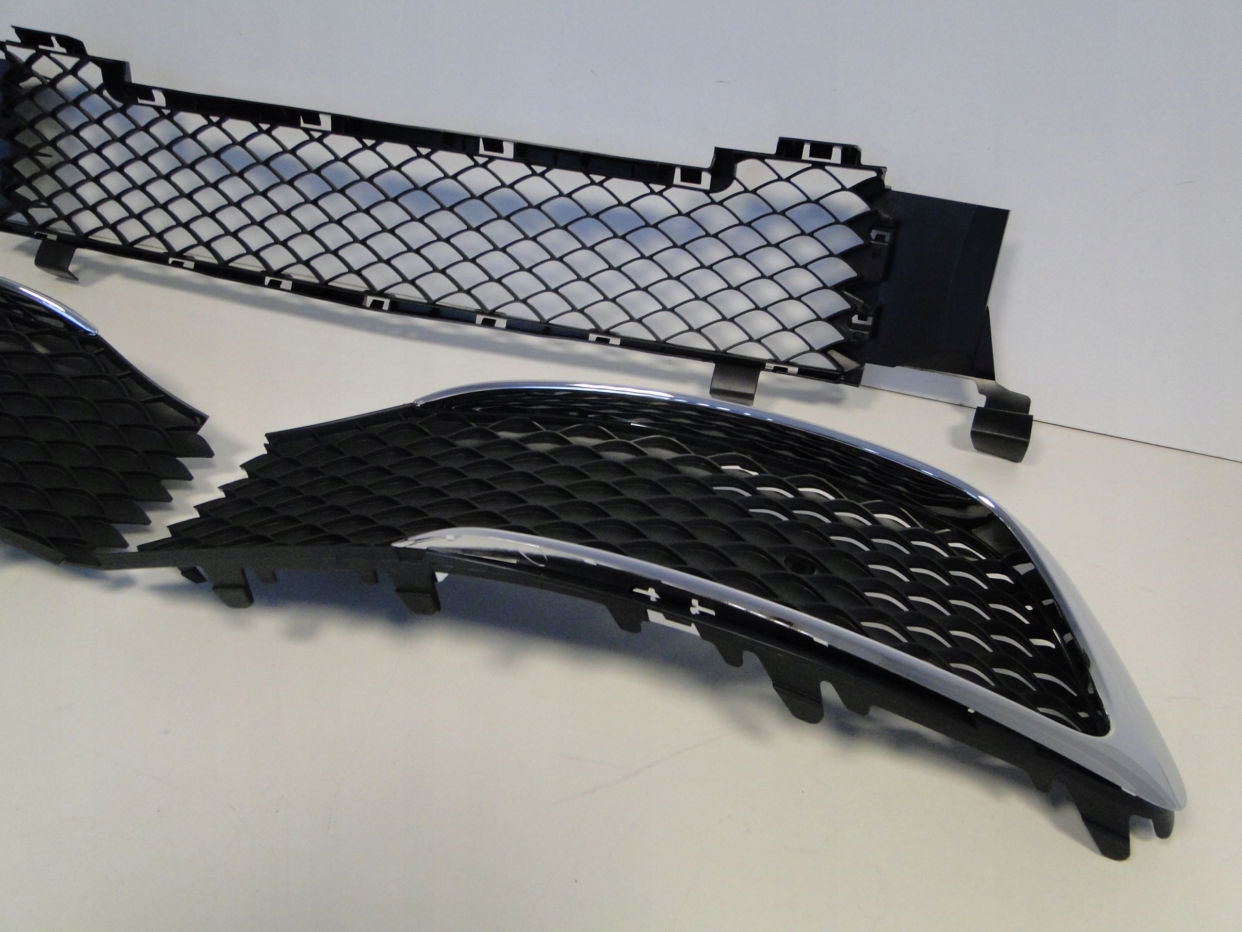 MERCEDES V KLASA 447 LIFT EQV W447 KRATKA ZDERZAKA PRAWA LEWA BEZ PTS CHROM - obrazek 4