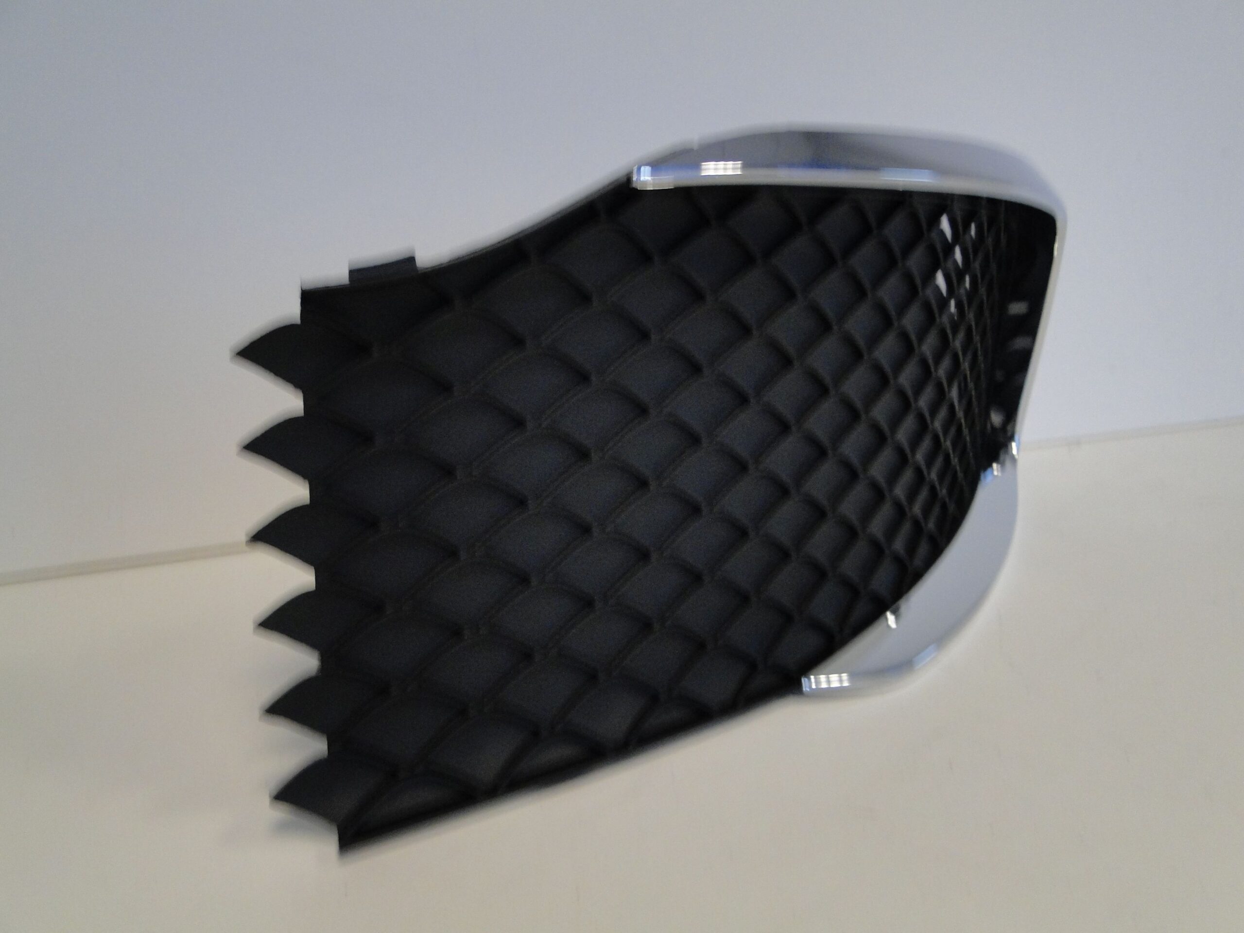 MERCEDES V KLASA 447 LIFT EQV W447 KRATKA ZDERZAKA PRAWA LEWA BEZ PTS CHROM - obrazek 8